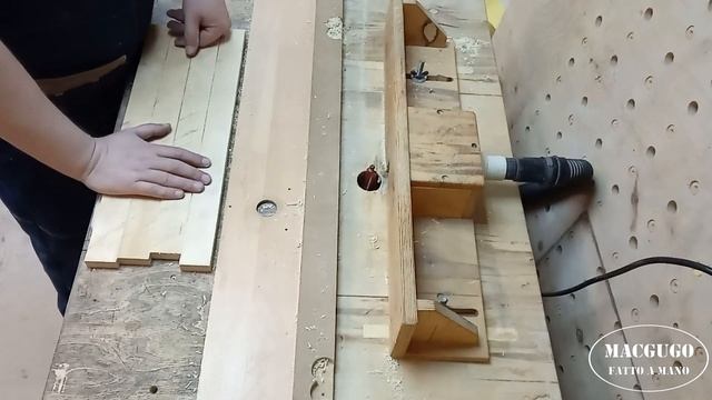 Клею маленькие мебельные щиты для филенок. Прифуговка кромок ламелей без фуганка! Фрезером! смотреть онлайн