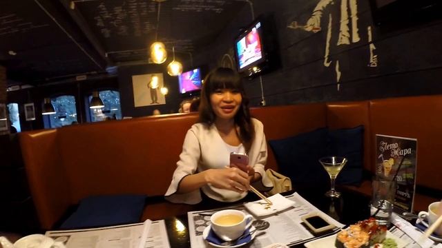 Тайка пробует русские суши, но что-то пошло не так.... OZERO S0111 смотреть онлайн