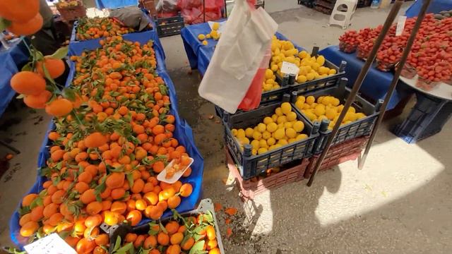 Цены на рынке Турции 🇹🇷 10 февраля 2024 Субботний рынок в Махмутларе. Цены на базаре Аланья 🍎🍌🍉🥝🌶 смотреть онлайн