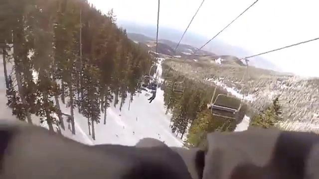 Упал с подъёмника на горных лыжах смотреть онлайн