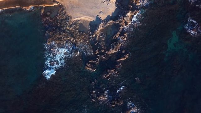 Курортный городок Аланья омывается водами Средиземного моря смотреть онлайн