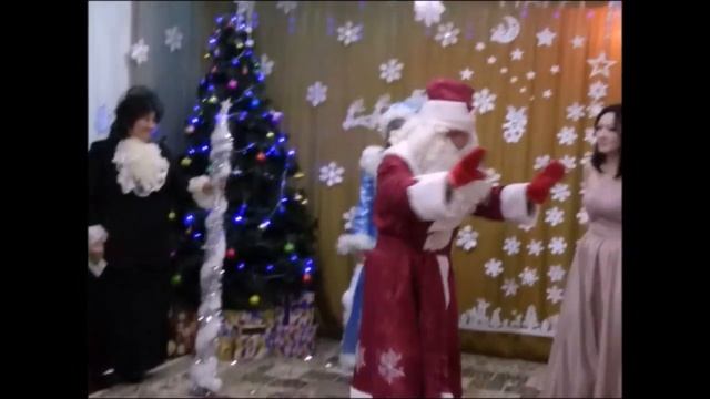 СТАРУШКА ШАПОКЛЯК НА УТРЕННИКЕ (ПРОДОЛЖЕНИЕ) смотреть онлайн