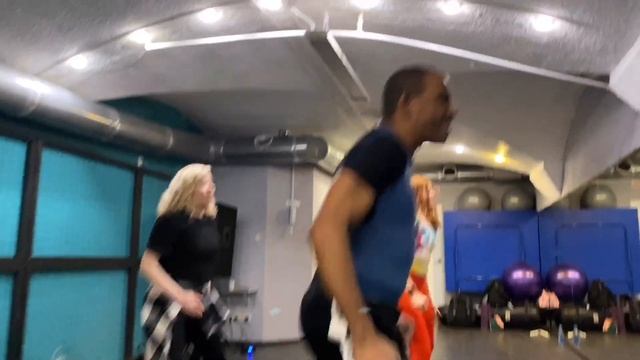 Убальдо. Zumba. Зумба. смотреть онлайн