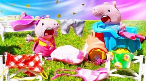 Ветер сдул одежду! Пеппа и Джордж ищут одежду, унесенную ветром | Видео для детей Свинка Пеппа