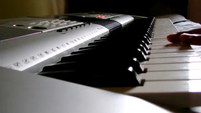 Analog-like sound with Yamaha PSR-295 смотреть онлайн