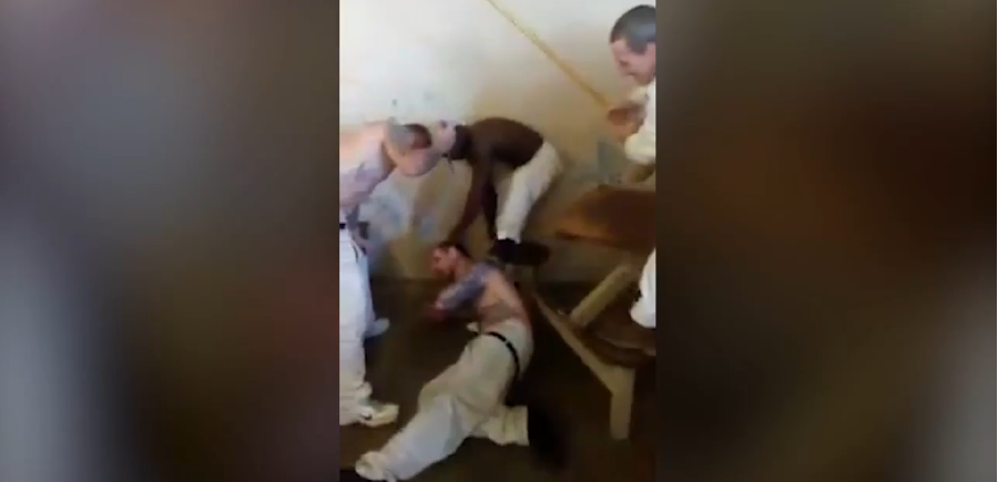 Mannequin Challenge в тюрьме смотреть онлайн