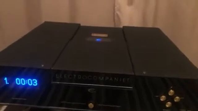 SACD/CD проигрыватель Electrocompaniet EMC1 MKIII Limited Edition SACD смотреть онлайн