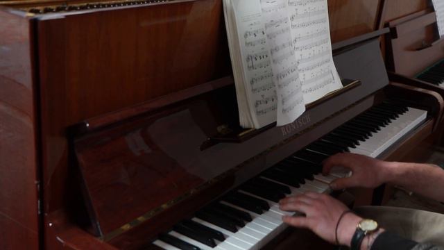 Final Fantasy VII's "Electric de Chocobo" on a Rönisch 115 Upright Piano in Mahogany Gloss Cabinet смотреть онлайн