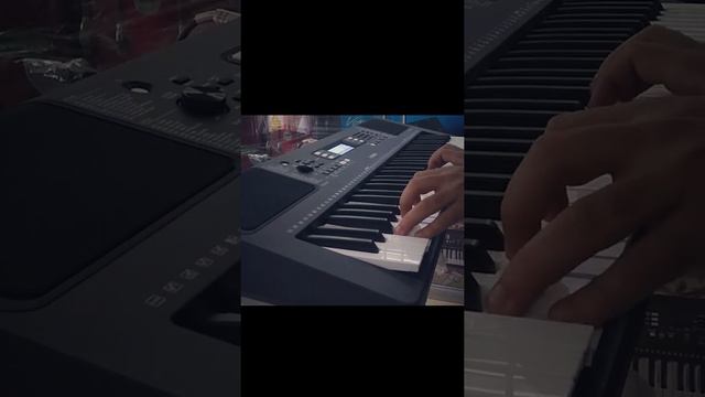 Organo Electrónico YAMAHA PSR-E373 смотреть онлайн