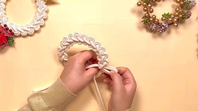 [ENG SUB] DIY tutorial macrame wreath / 마크라메 리스 도어벨 /20분 완성! смотреть онлайн