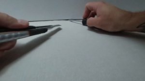 Как снять натяжной потолок, с помощью ножа и отвертки