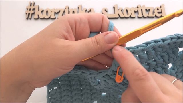 МК СУМКА МАГНОЛИЯ для начинающих | из трикотажной пряжи | со сменой цвета и ажурным рядом | TUTORIA