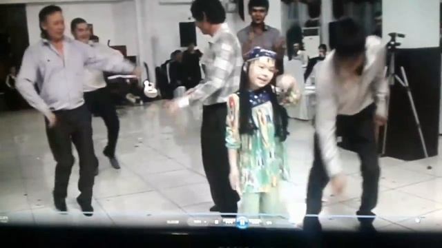 Шакен Аружан НОЗЛИ ГУЛИМ УЗБЕКСКИЙ ТАНЕЦ смотреть онлайн