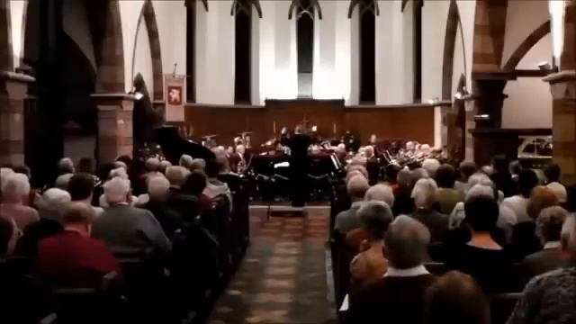 Estornuda en pleno concierto tocando el trombón,eso si es tener mala suerte смотреть онлайн