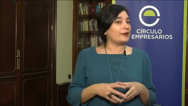 Yolanda Fernández, directora técnica del proyecto de la Empresa Mediana Española смотреть онлайн