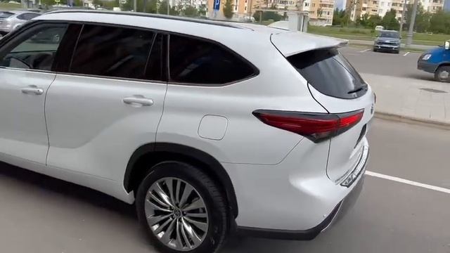 TOYOTA HIGHLANDER 2.5 HYBRID (248 л.с.) AWD смотреть онлайн