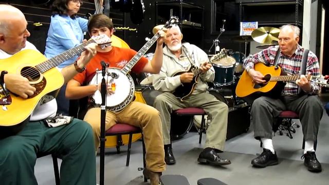 FOGGY MOUNTAIN BREAKDOWN featuring Karson Taylor on the banjo смотреть онлайн