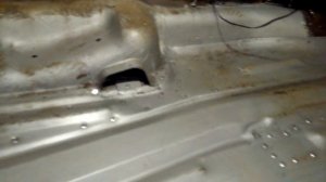 Замена днища и порогов без сварки 2110. Клепание.