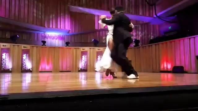 Mauro Caiazza y Sabrina Amuchástegui - Mundial Tango Escenario 2023 (Primer Ronda Clasificatoria) смотреть онлайн