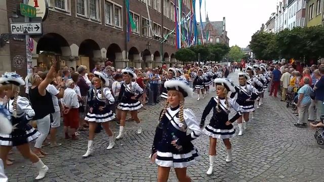 The North Rhine-Westphalia day / День земли Северный Рейн-Вестфалия смотреть онлайн