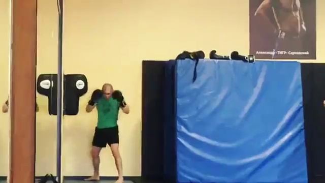 Тренировка Романа Богатова перед M-1 Challenge 75 смотреть онлайн