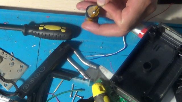 Портативная колонка. Замена АКБ. смотреть онлайн