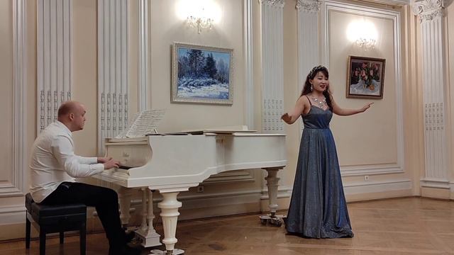 Джоаккино Россини - Каватина Розины из оперы "Севильский цирюльник" - Чжан Лэй (сопрано) смотреть онлайн