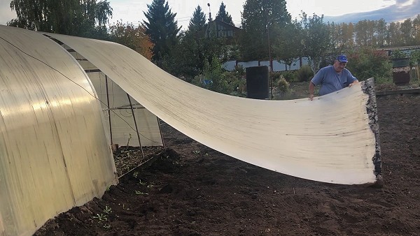 Замена старого поликарбоната на теплице. Часть 1. смотреть онлайн