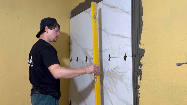 Укладка плитки на стену в ванной. TLS-Profi смотреть онлайн
