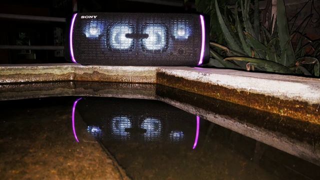Harman Kardon Onyx Studio 7 vs Sony Xb43(1) смотреть онлайн