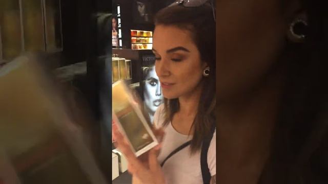 Bre nicole, tattoo model, shopping for perfume at Victoria secret in Las Vegas смотреть онлайн