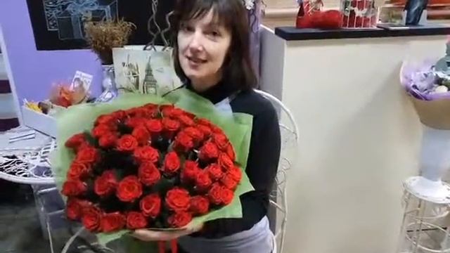 Букет из 51 алой розы «Теплые чувства» смотреть онлайн