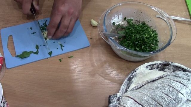 Караси в сметане в духовке. Караси это не вкусно? Попробуйте приготовить их так, язык проглотите))) смотреть онлайн