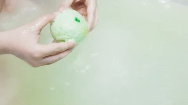 Бурлящий шар для ванны Кафе красоты "Фруктовый сорбет" смотреть онлайн