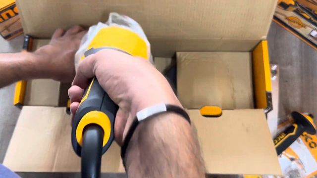 INGCO 9” 3000W Angle Grinder AG30008 Unboxing by Buttar Enterprises 03350506506 | Lahore Pakistan смотреть онлайн