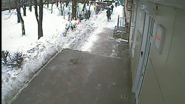 Грабеж на ул. Серова в Октябрьском районе г. Саратова. смотреть онлайн
