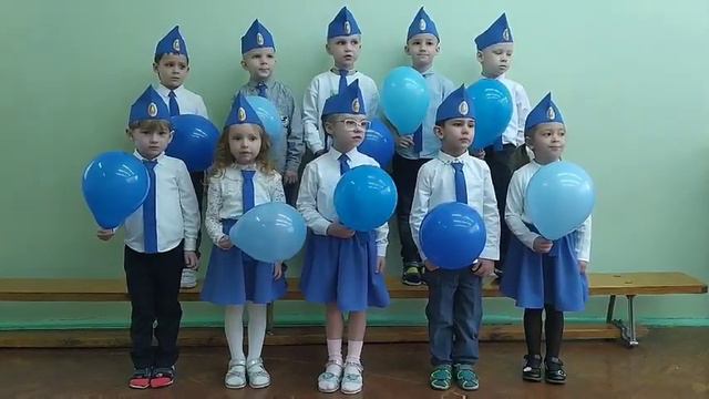 Поздравление с Днём защитников Отечества от средней группы смотреть онлайн