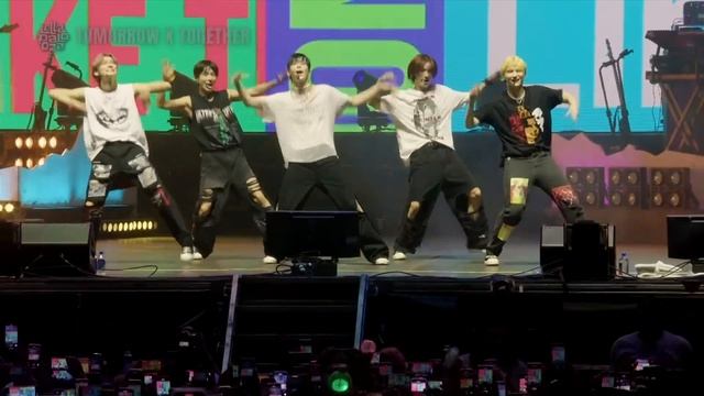 'Do It Like That' stage @ Lollapalooza 2023 - TXT (투모로우바이투게더) смотреть онлайн