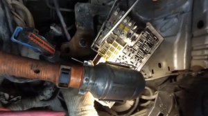 Замена подкапотного блока предохранителей Форд Фокус 2