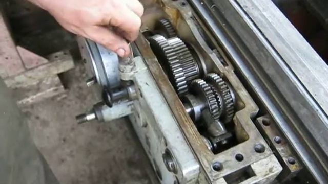 Токарный станок 16Б16. Отключение маховика поперечки. смотреть онлайн