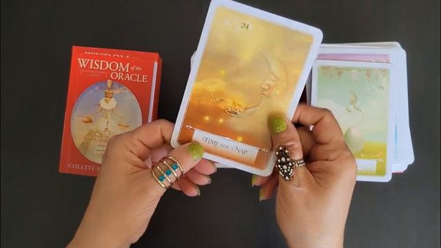 FLIP THROUGH THE WISDOM OF YHE ORACLE DIVINATION CARDS смотреть онлайн