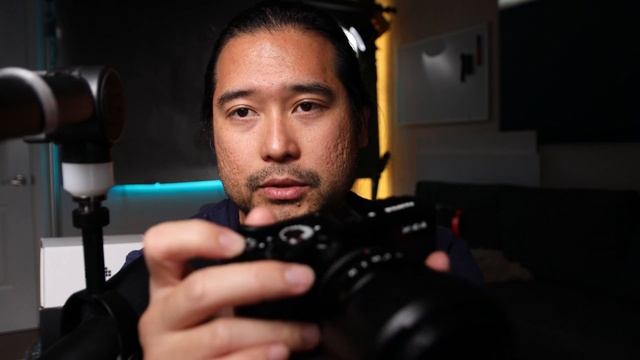 First day with the Fuji X-E4...bye 16mm f1.4 смотреть онлайн
