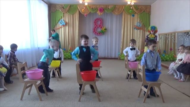 "Свято бантиків" молодша група 2018 рік смотреть онлайн