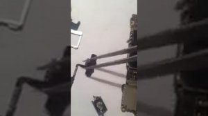 Не работает кнопка включения на айфоне решено.