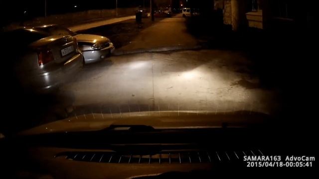 Лада Гранта по бордюрам (когда перегородили выезды к подъезду) смотреть онлайн