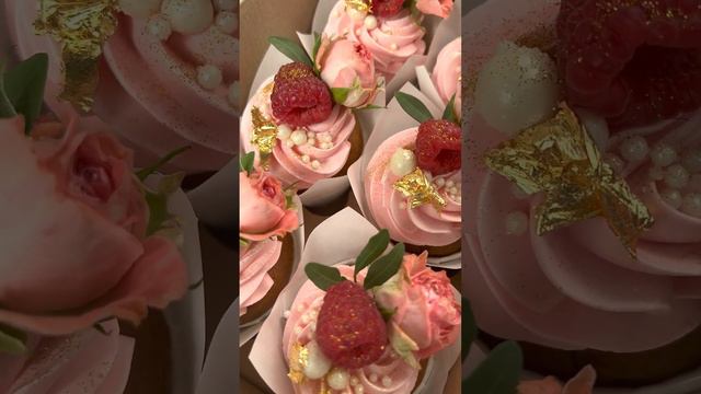 Капкейки на Свадьбу - Розы с золотом смотреть онлайн