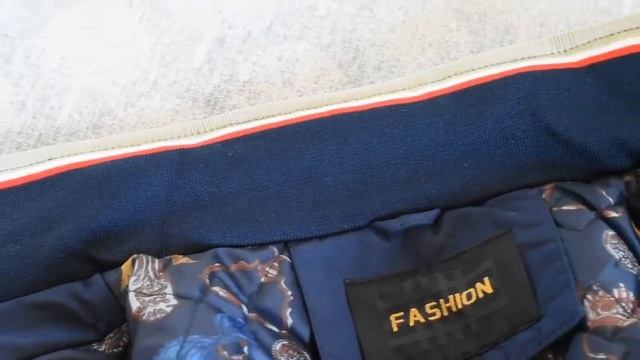 Современная удобная практичная куртка MANTLCONX смотреть онлайн