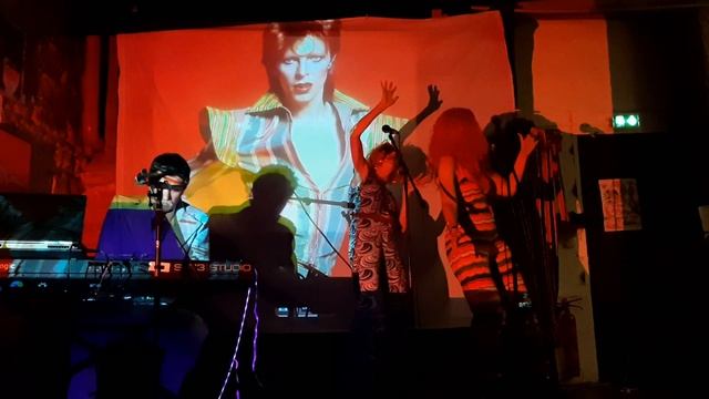 CI-GÎT STARDUST - " Space Oddity " - Boulangerie du Prado LYON / 20.05.2022 смотреть онлайн