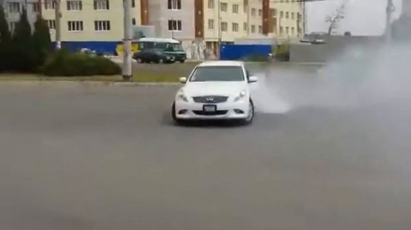 Infiniti G25 drift