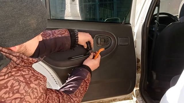 Как снять заднюю дверную карту Daewoo Nexia N100 #RAZNOBOY #DaewooNexiaN100 #какснять #NexiaN100